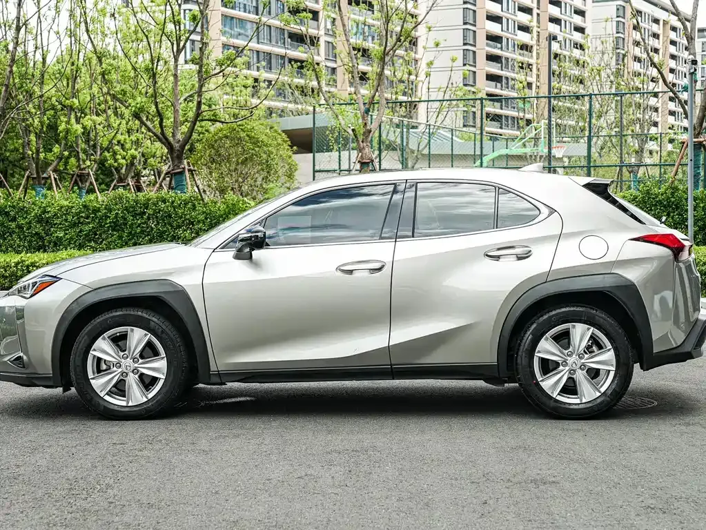 Lexus UX — фото 10