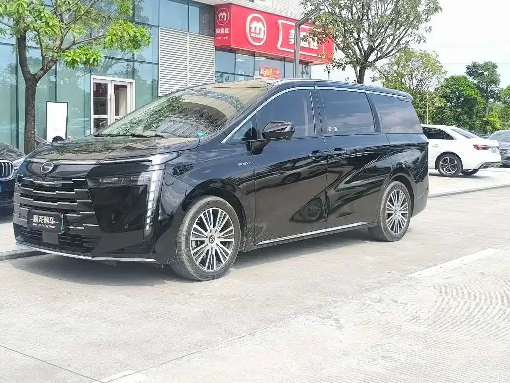 GAC Motor 传祺E8 PHEV — фото 1