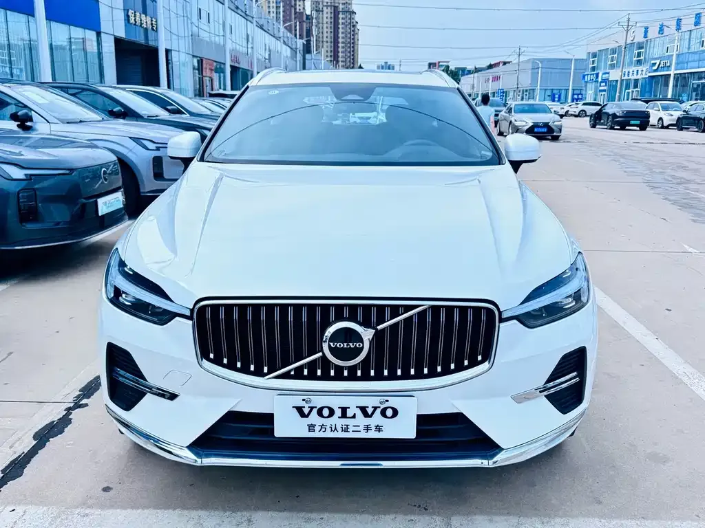 Volvo XC60 — фото 7
