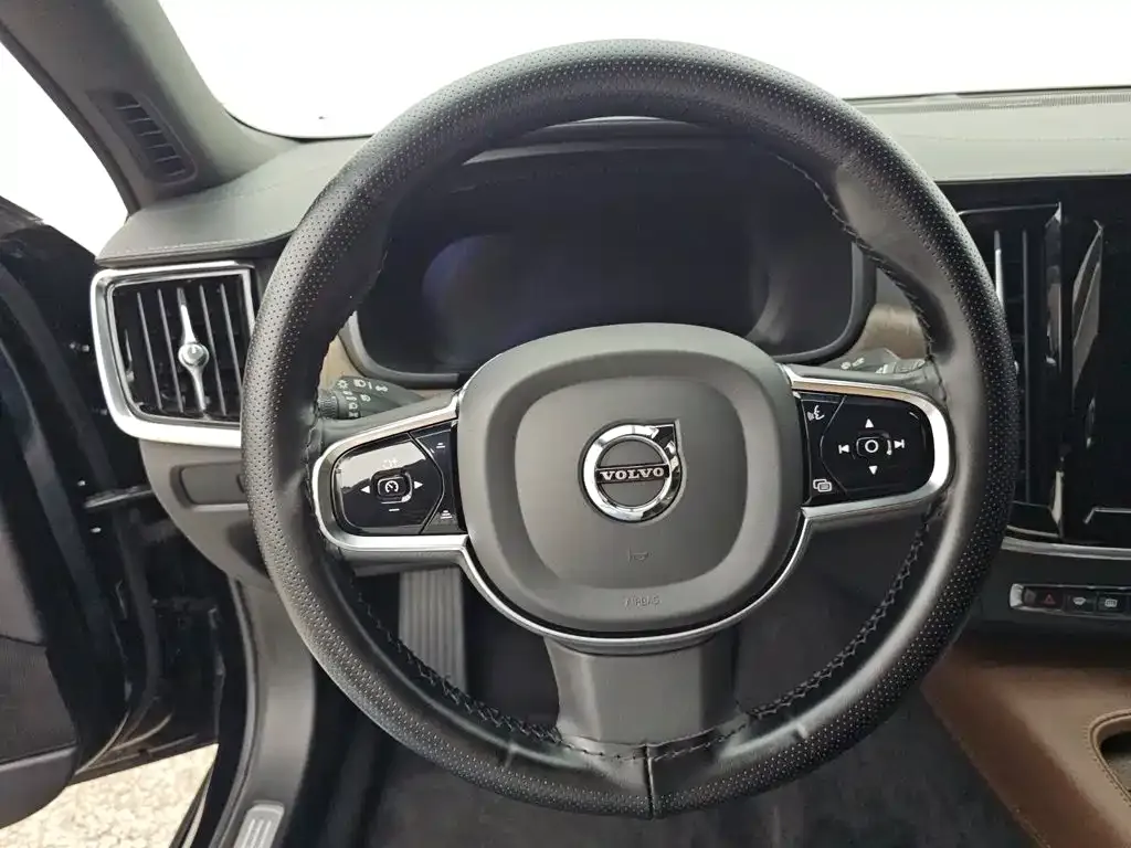 Volvo S90 — фото 7