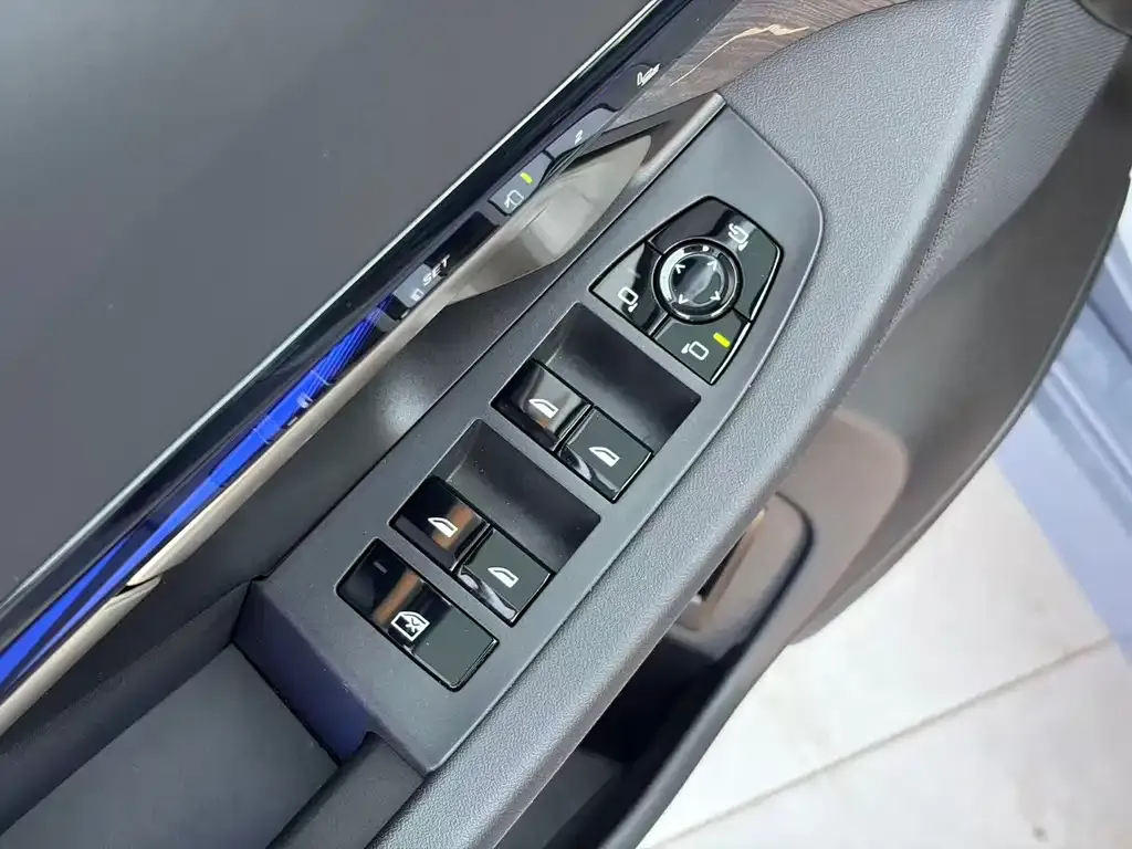 BMW 5 Series — фото 2