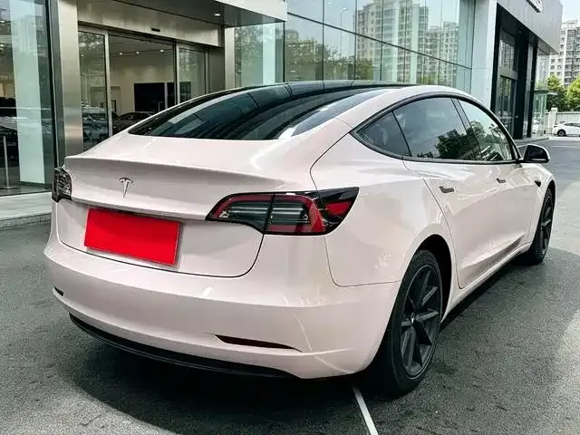 Tesla Model 3 — фото 10