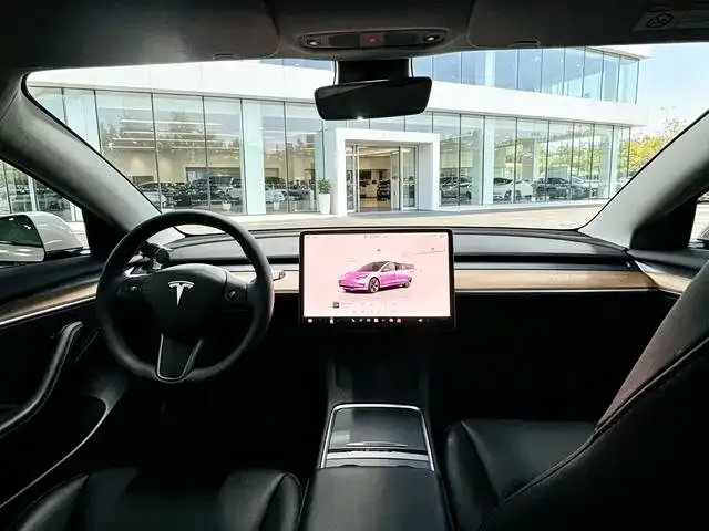 Tesla Model 3 — фото 5