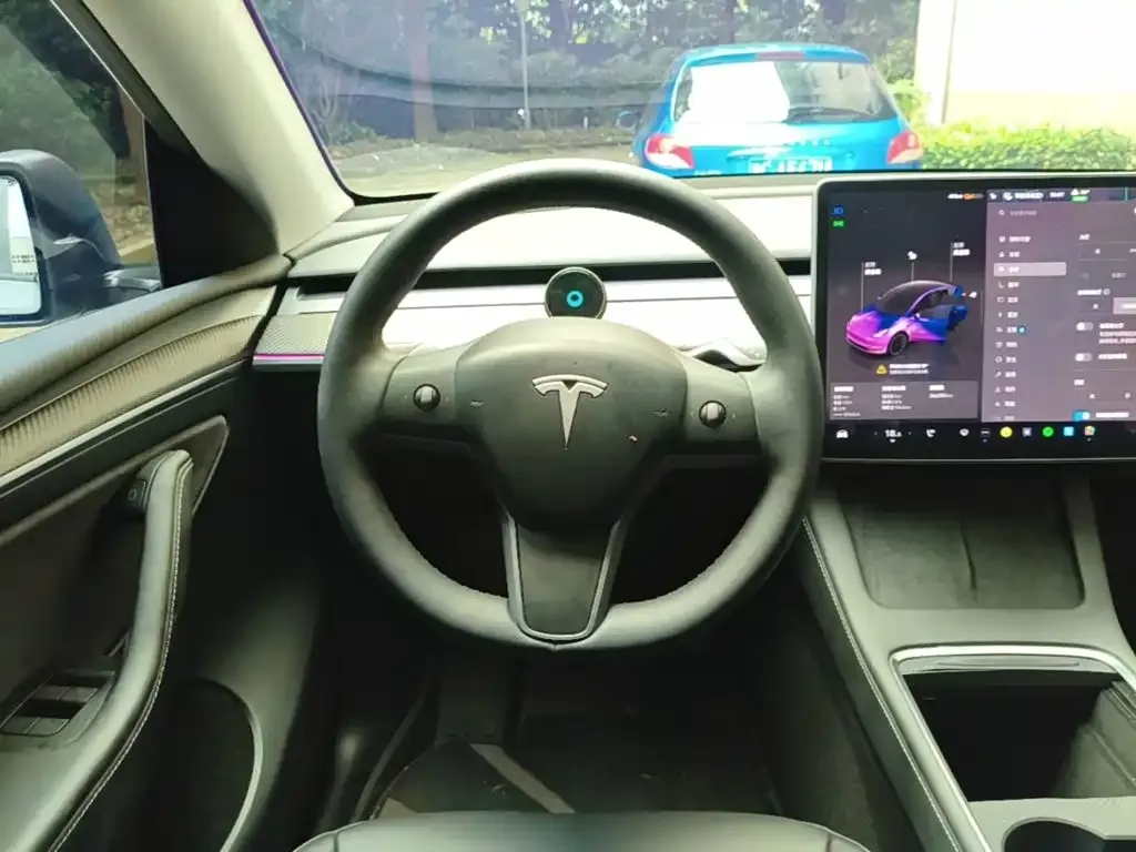 Tesla Model Y — фото 5