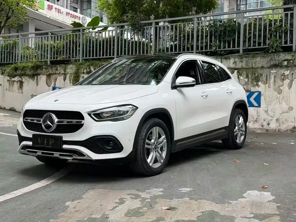 Mercedes-Benz GLA — фото 1