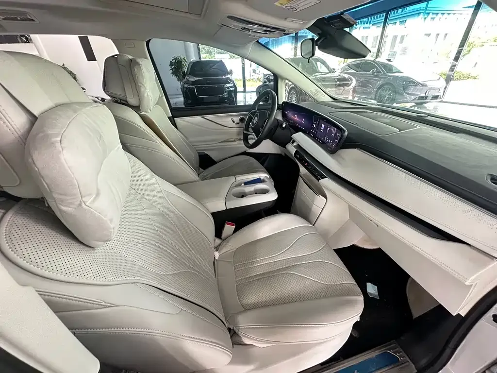 Buick GL8 Hybrid — фото 4