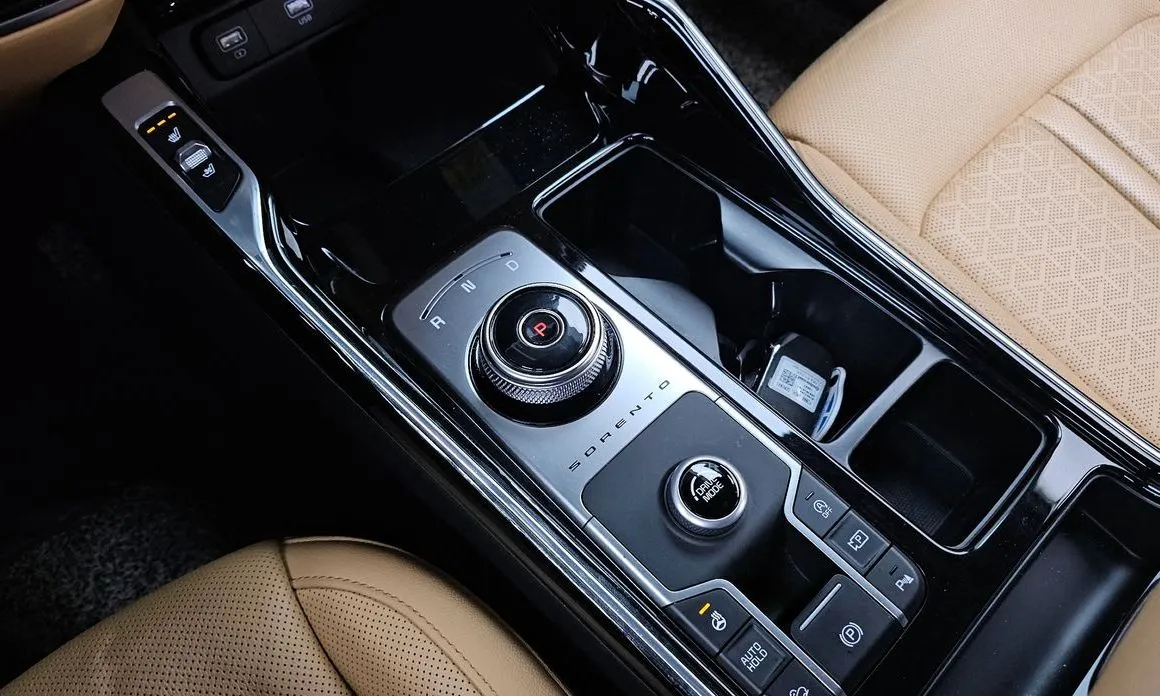 Kia Sorento — фото 6