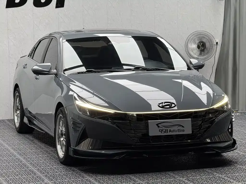 Hyundai Elantra — фото 7