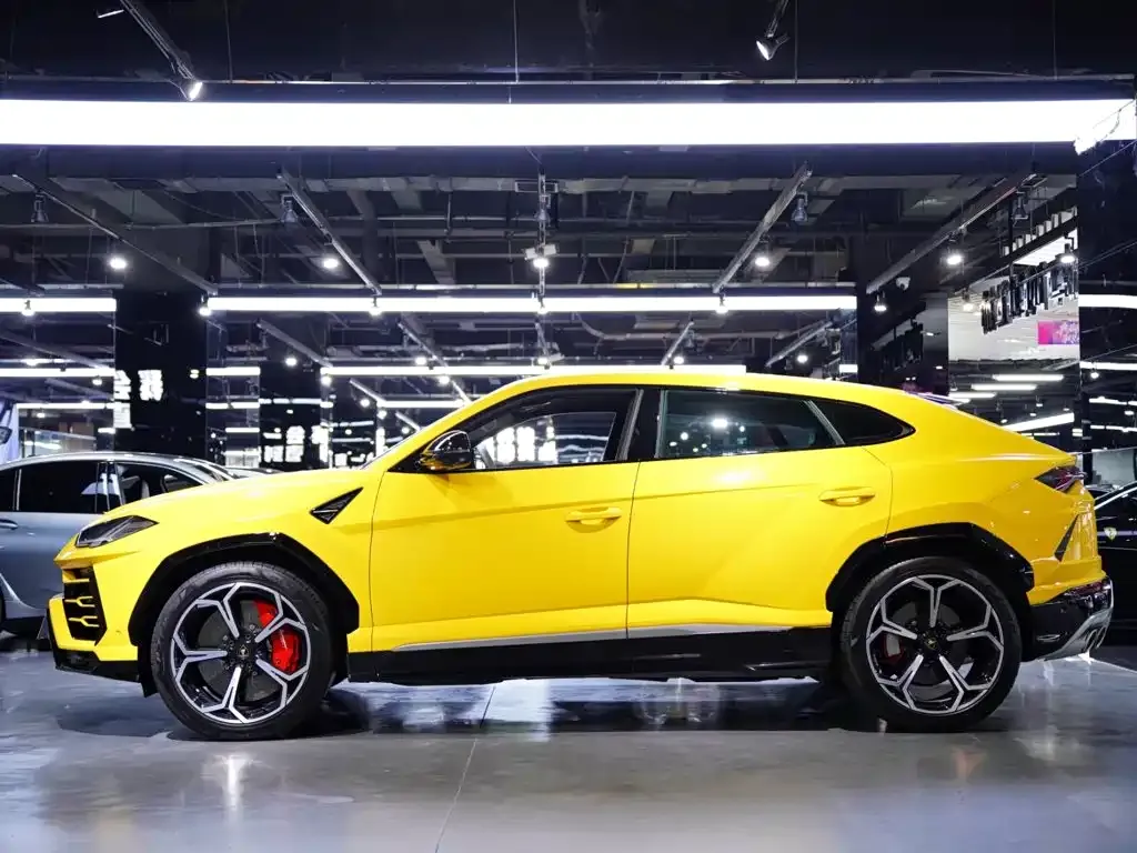 Lamborghini Urus — фото 8
