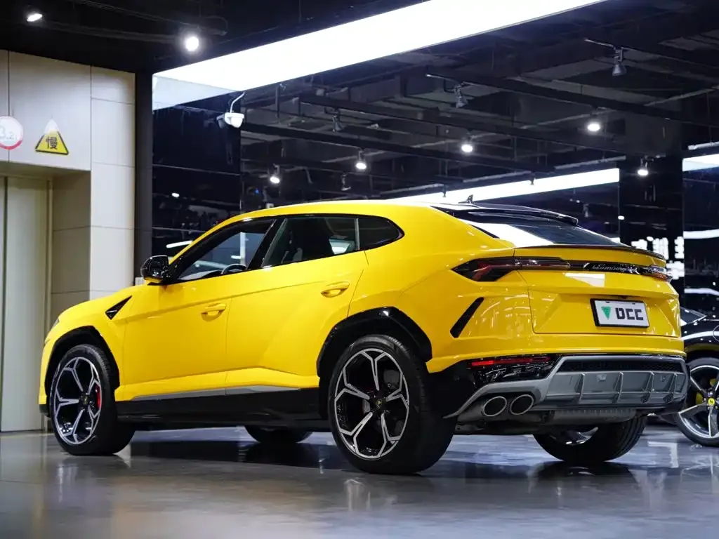 Lamborghini Urus — фото 9