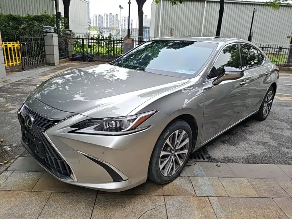 Lexus ES — фото 5