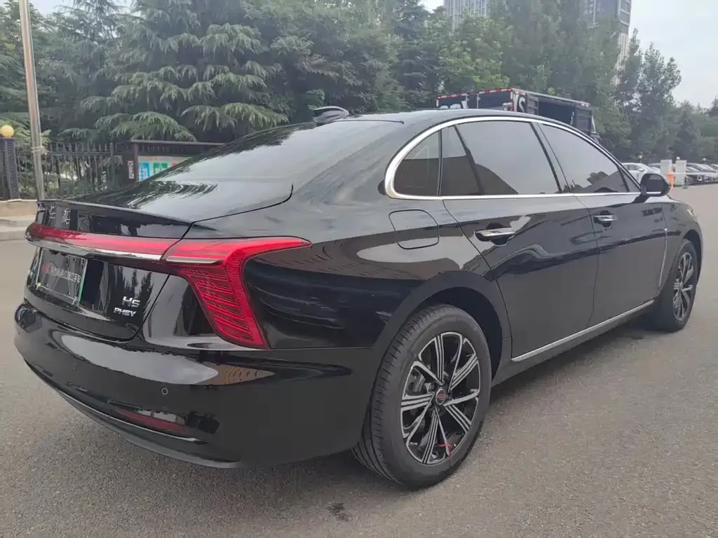 Hongqi H5 PHEV — фото 4