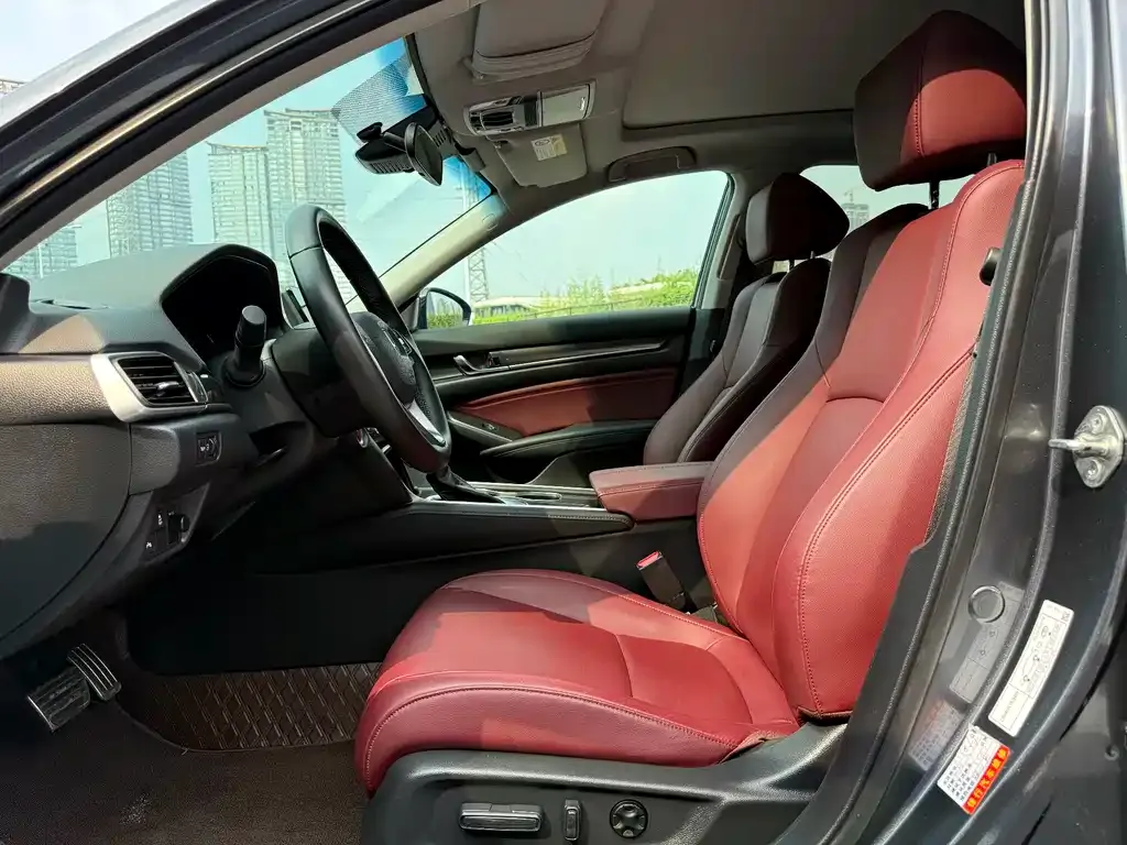 Honda Accord — фото 10