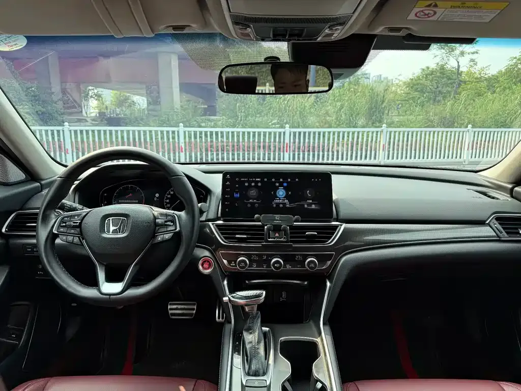 Honda Accord — фото 4