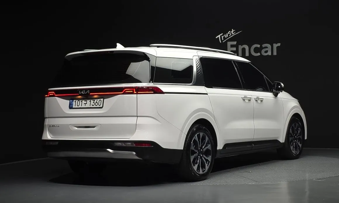 Kia Carnival — фото 5