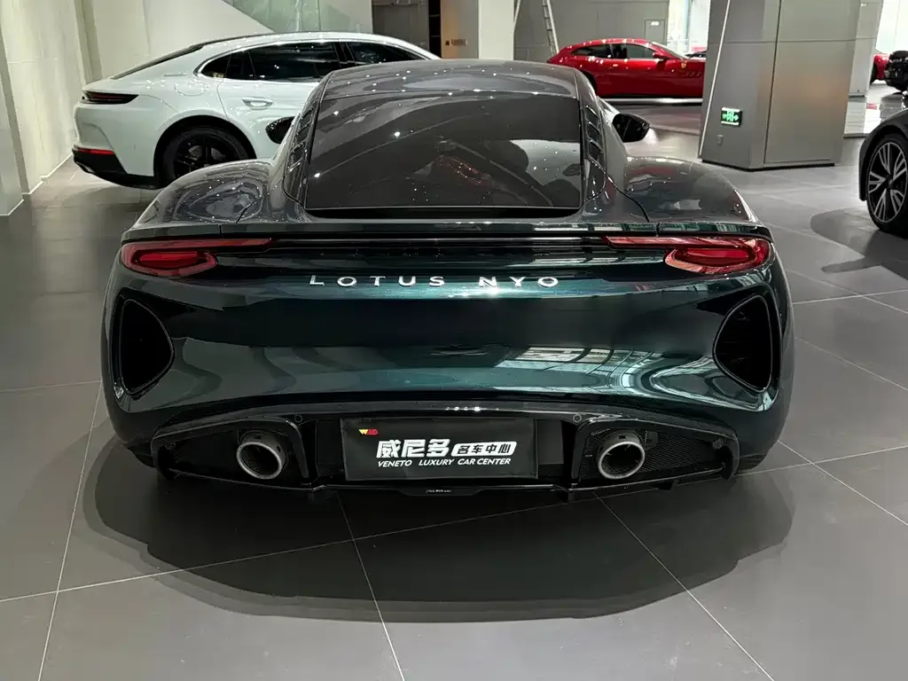 Lotus Emira — фото 10
