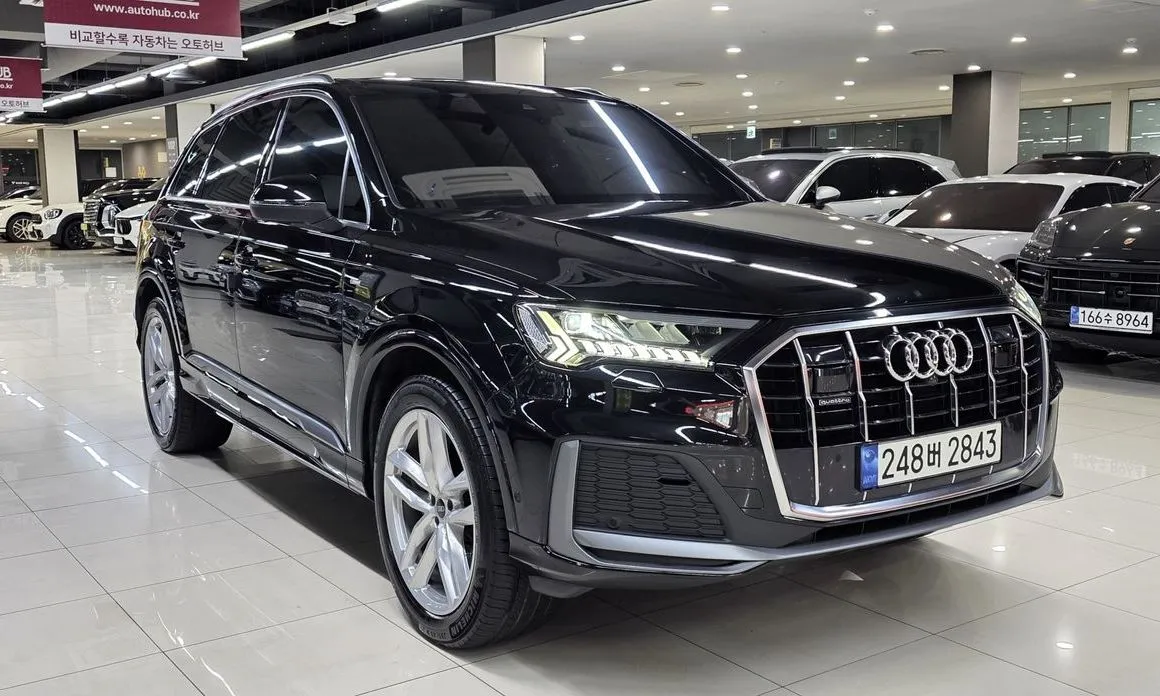 Audi Q7 — фото 10