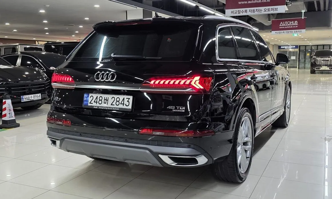 Audi Q7 — фото 7