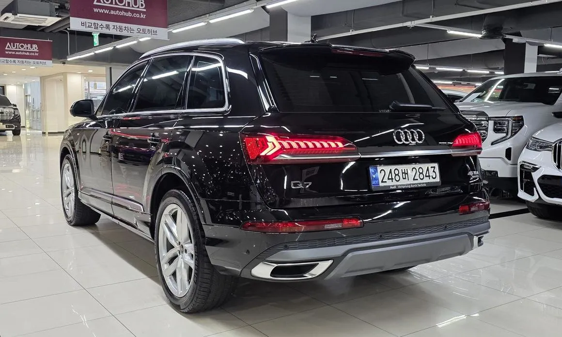 Audi Q7 — фото 8