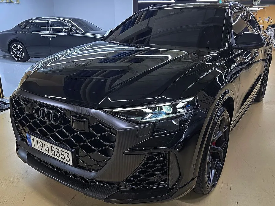 Audi RSQ8 — фото 1