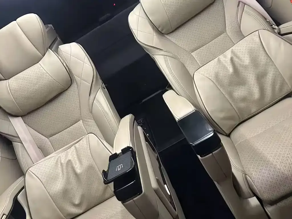 Toyota Vellfire — фото 4