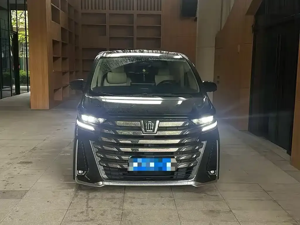 Toyota Vellfire — фото 5