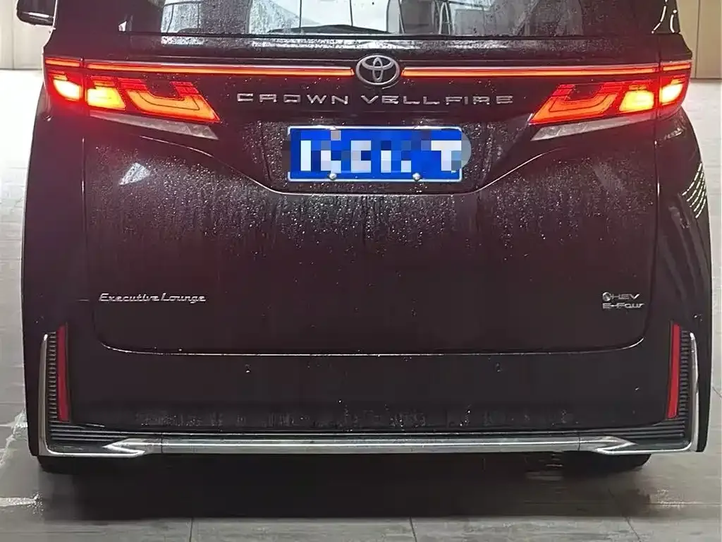 Toyota Vellfire — фото 6