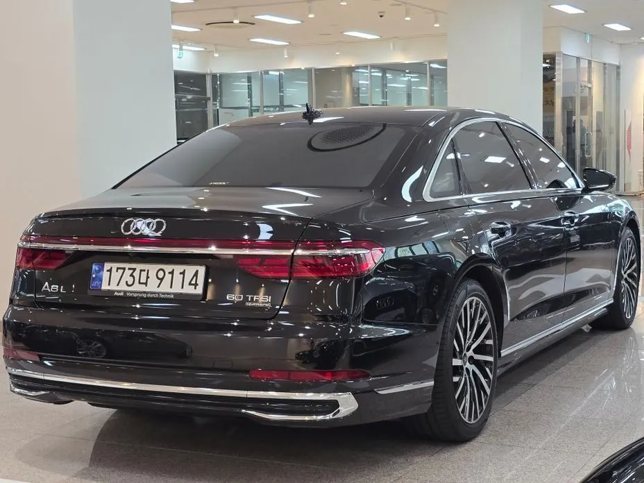 Audi A8 — фото 9