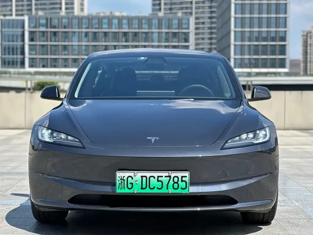 Tesla Model 3 — фото 3
