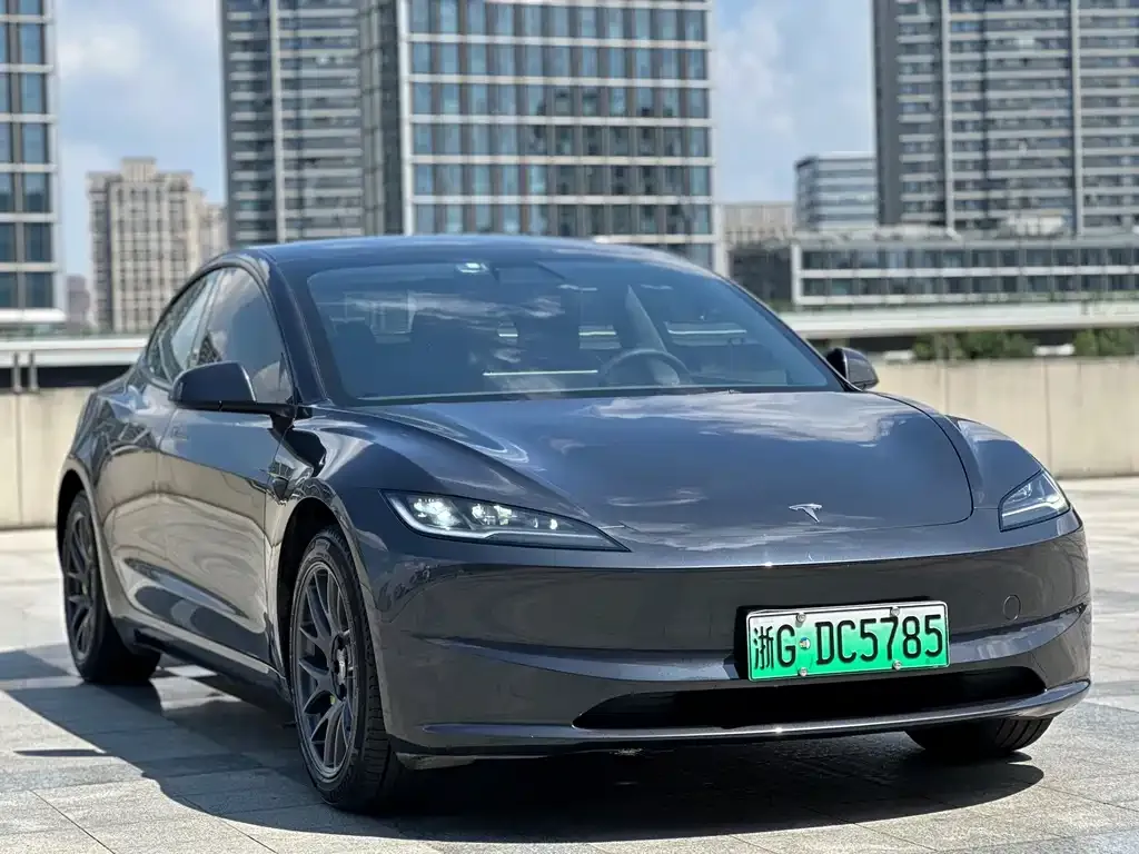 Tesla Model 3 — фото 4