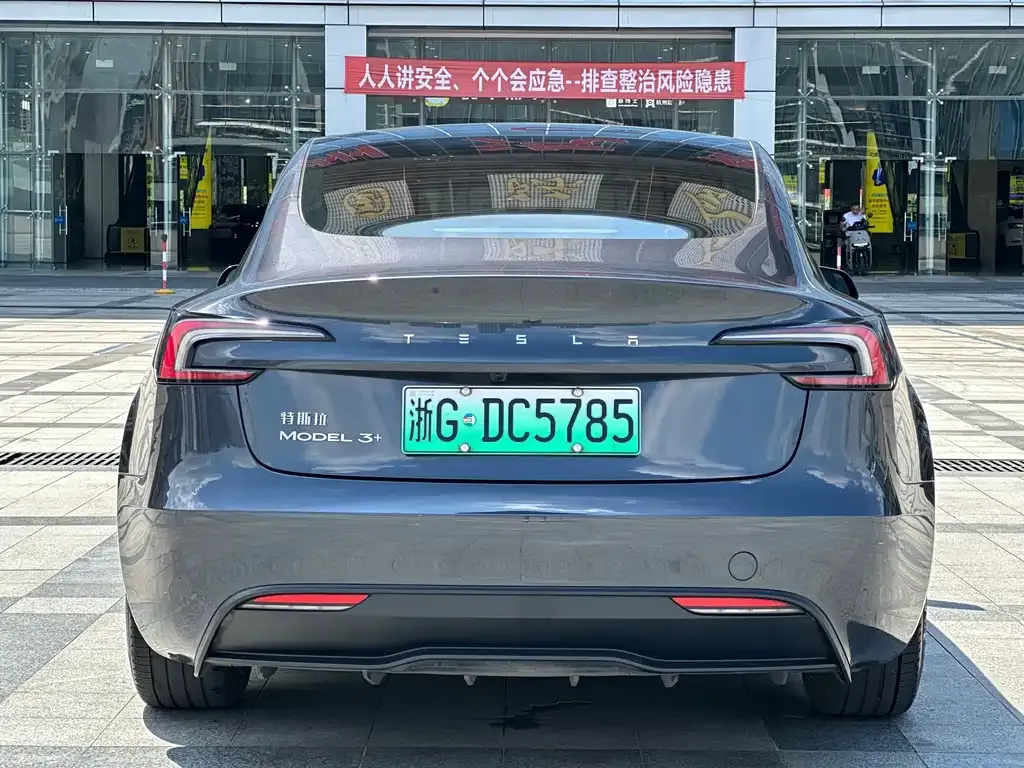 Tesla Model 3 — фото 8