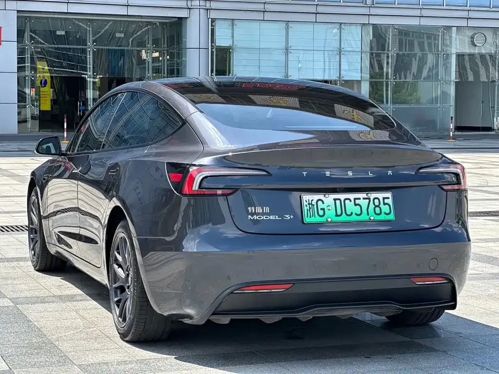 Tesla Model 3 — фото 6