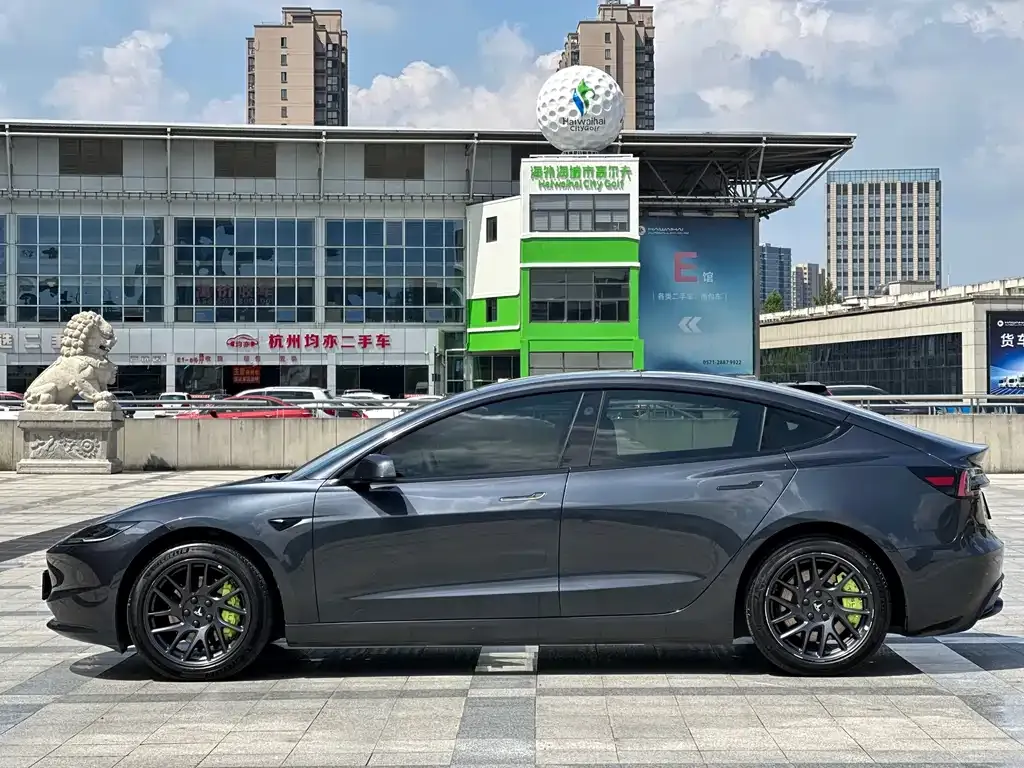 Tesla Model 3 — фото 10