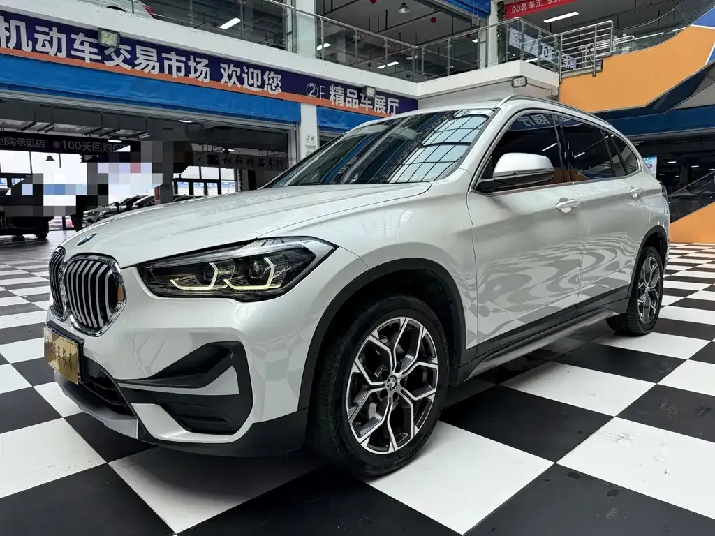 BMW X1 — фото 1
