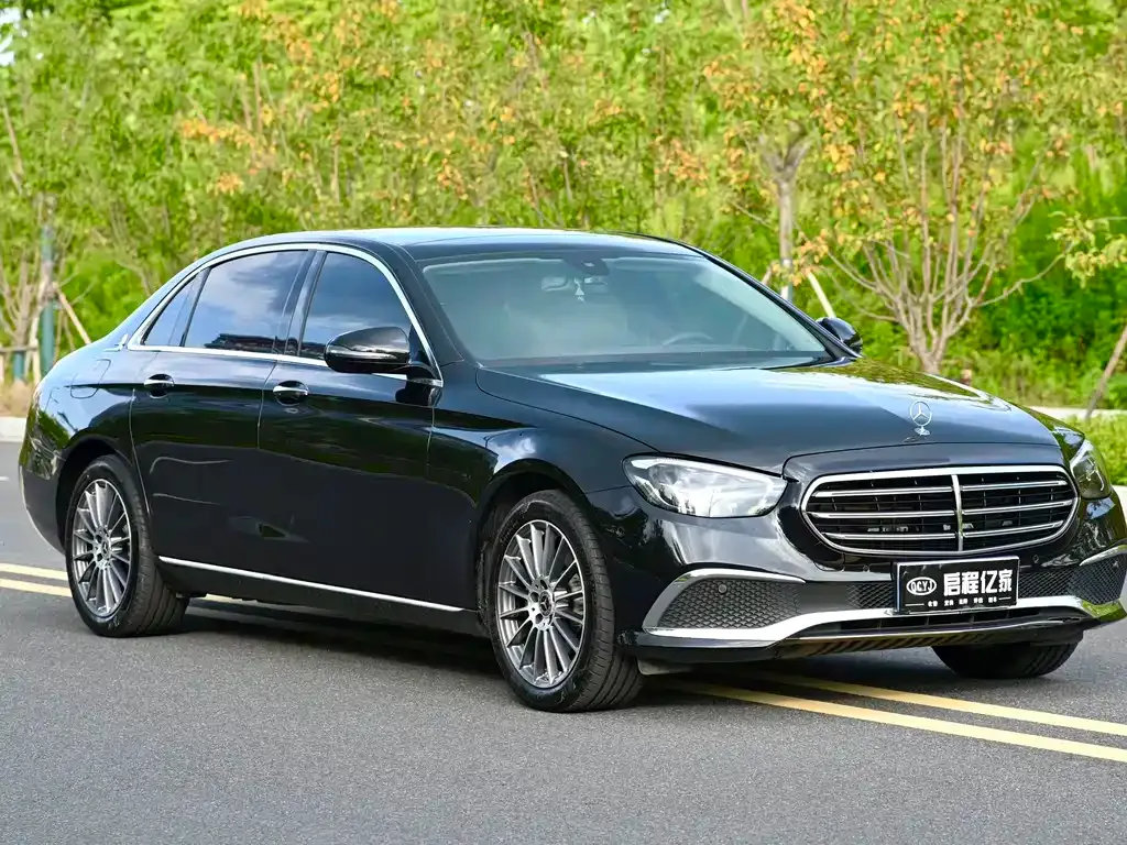 Mercedes-Benz E-Class — фото 4