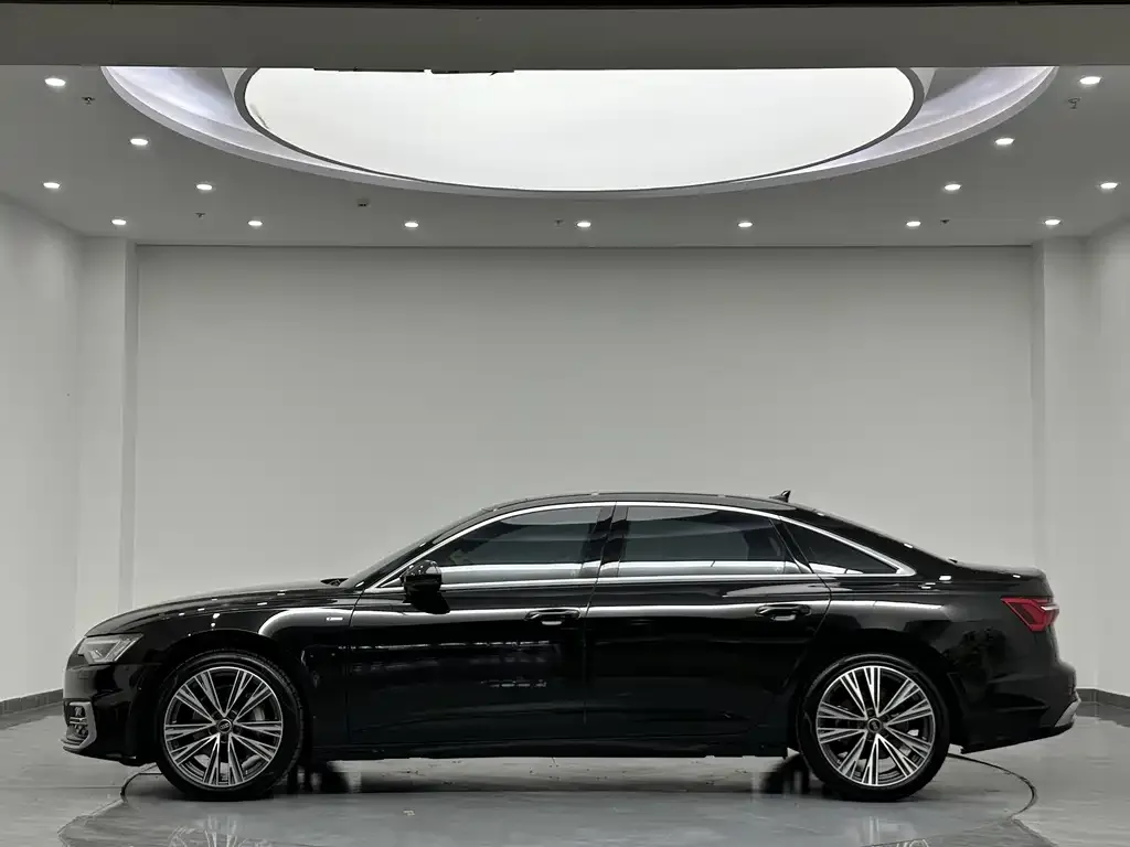 Audi A6L — фото 10