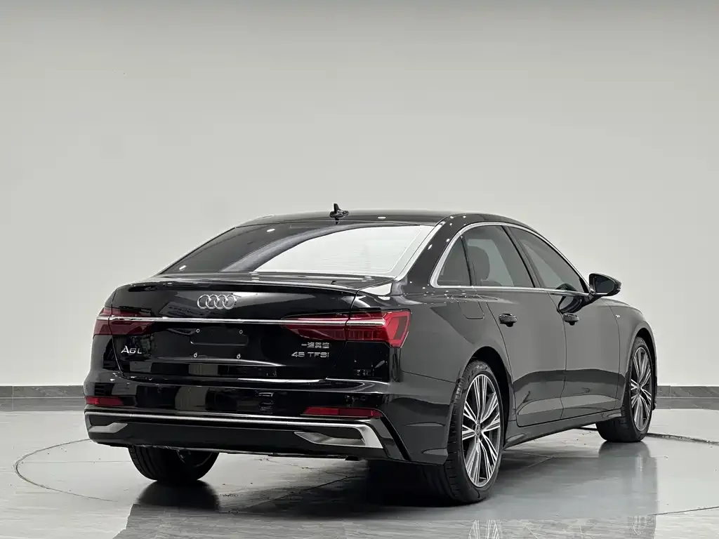 Audi A6L — фото 8