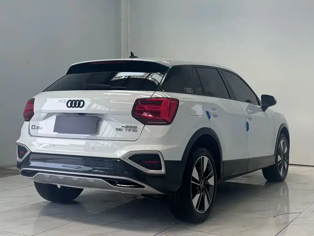 Audi Q2L — фото 3