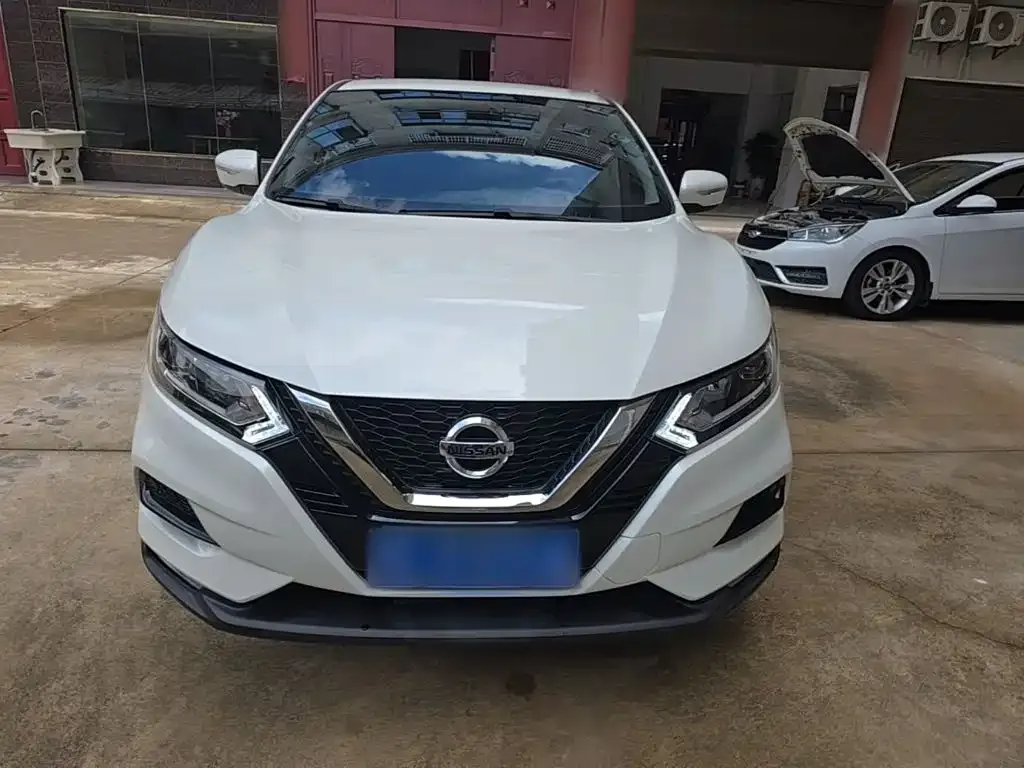 Nissan Qashqai — фото 10