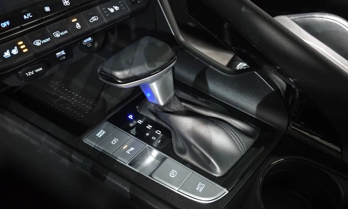 Hyundai AVANTE — фото 6