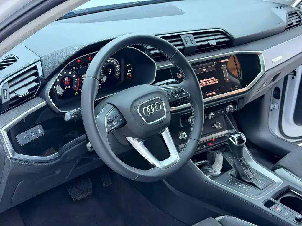 Audi Q3 — фото 4