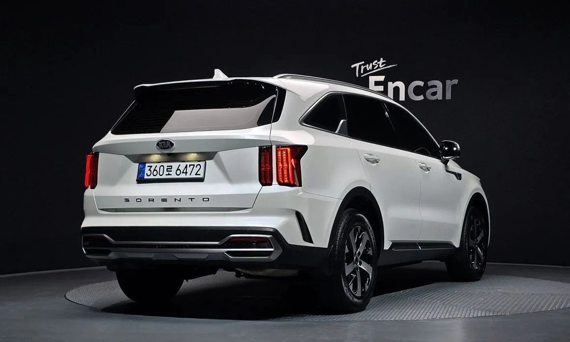 Kia Sorento — фото 9