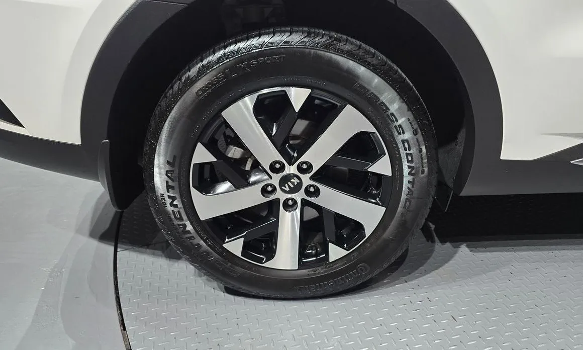 Kia Sorento — фото 10