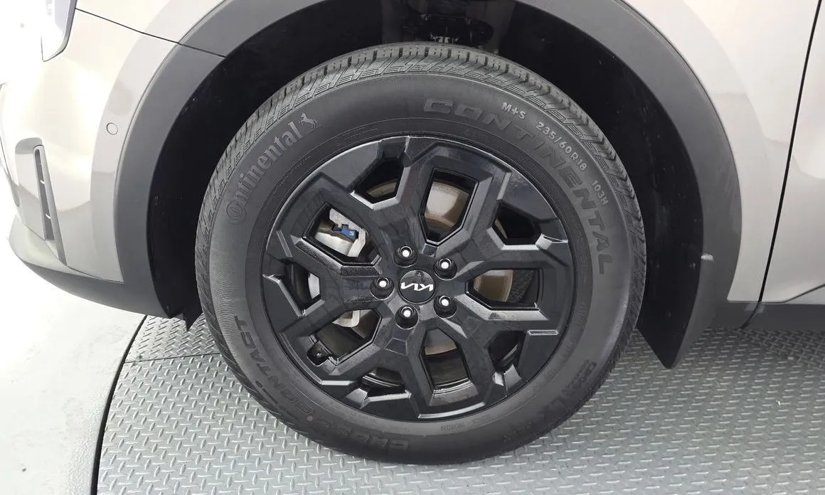Kia Sorento — фото 10