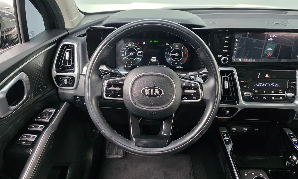 Kia Sorento — фото 10