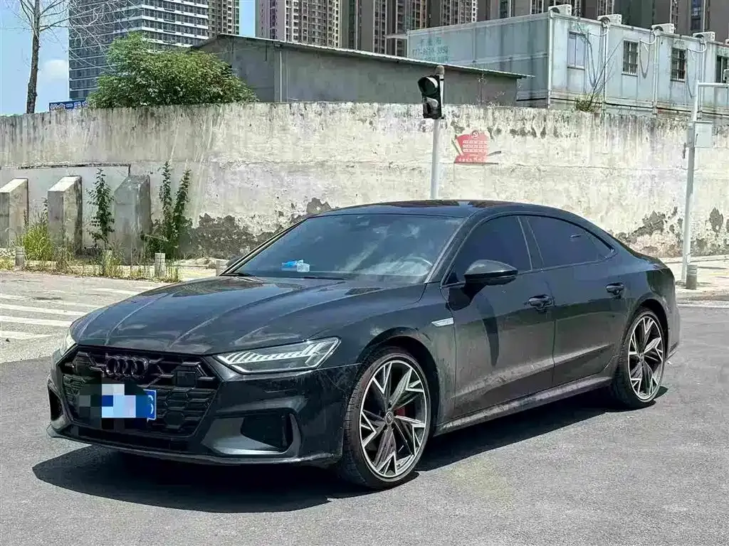 Audi A7L — фото 1