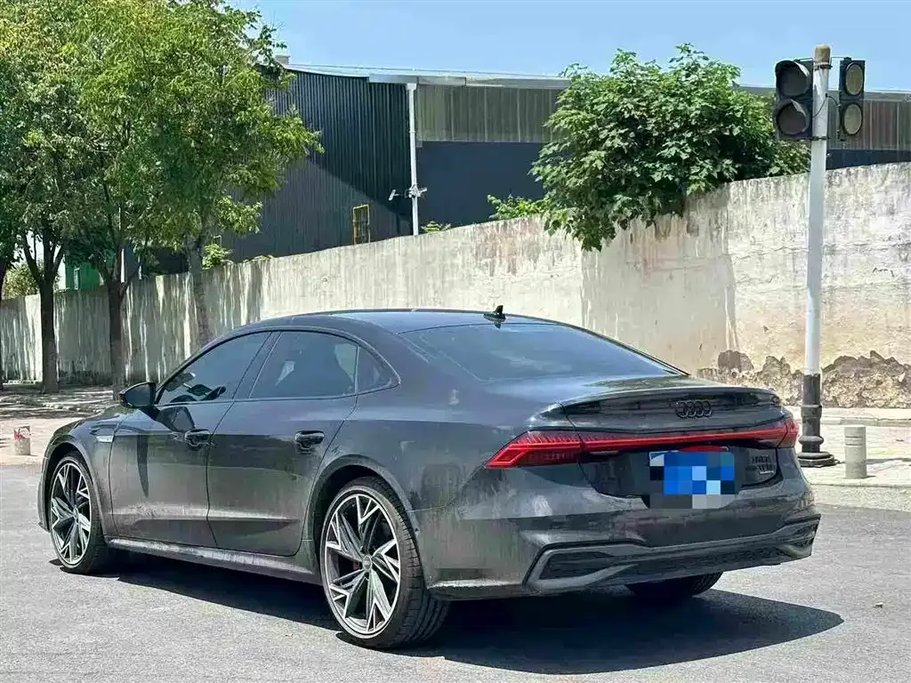 Audi A7L — фото 6