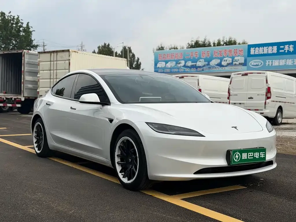 Tesla Model 3 — фото 4