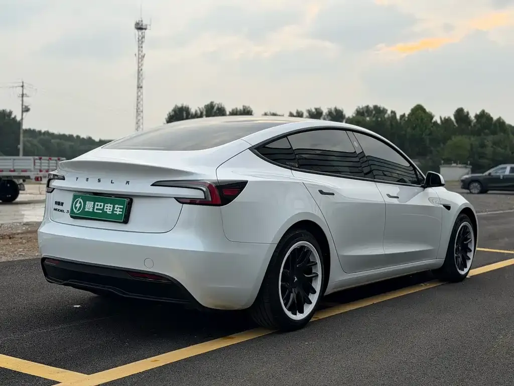 Tesla Model 3 — фото 6