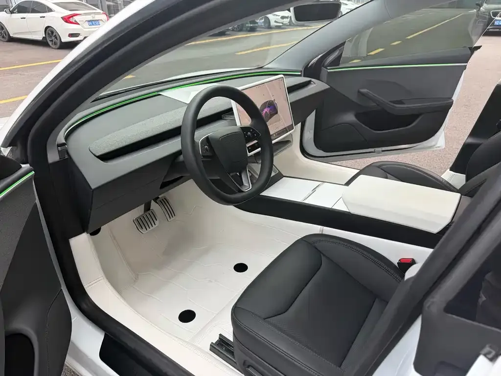 Tesla Model 3 — фото 2